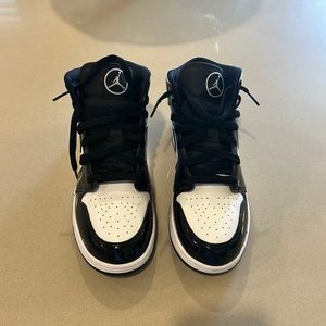 Air Jordan 1 Mid Youth Shoes Size 7Y